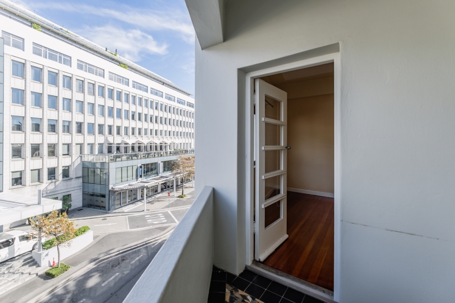 2 Bedroom Property for Sale in Cape Town City Centre Western Cape